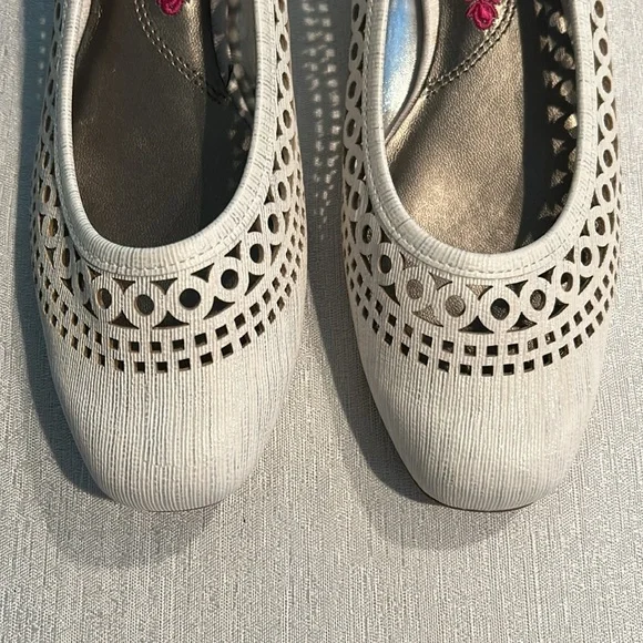 Ros Hommerson ‘Tina’ Flat Slip On Shoes w/ Hole Amazing quality Size 8 Like new - Picture 5 of 15